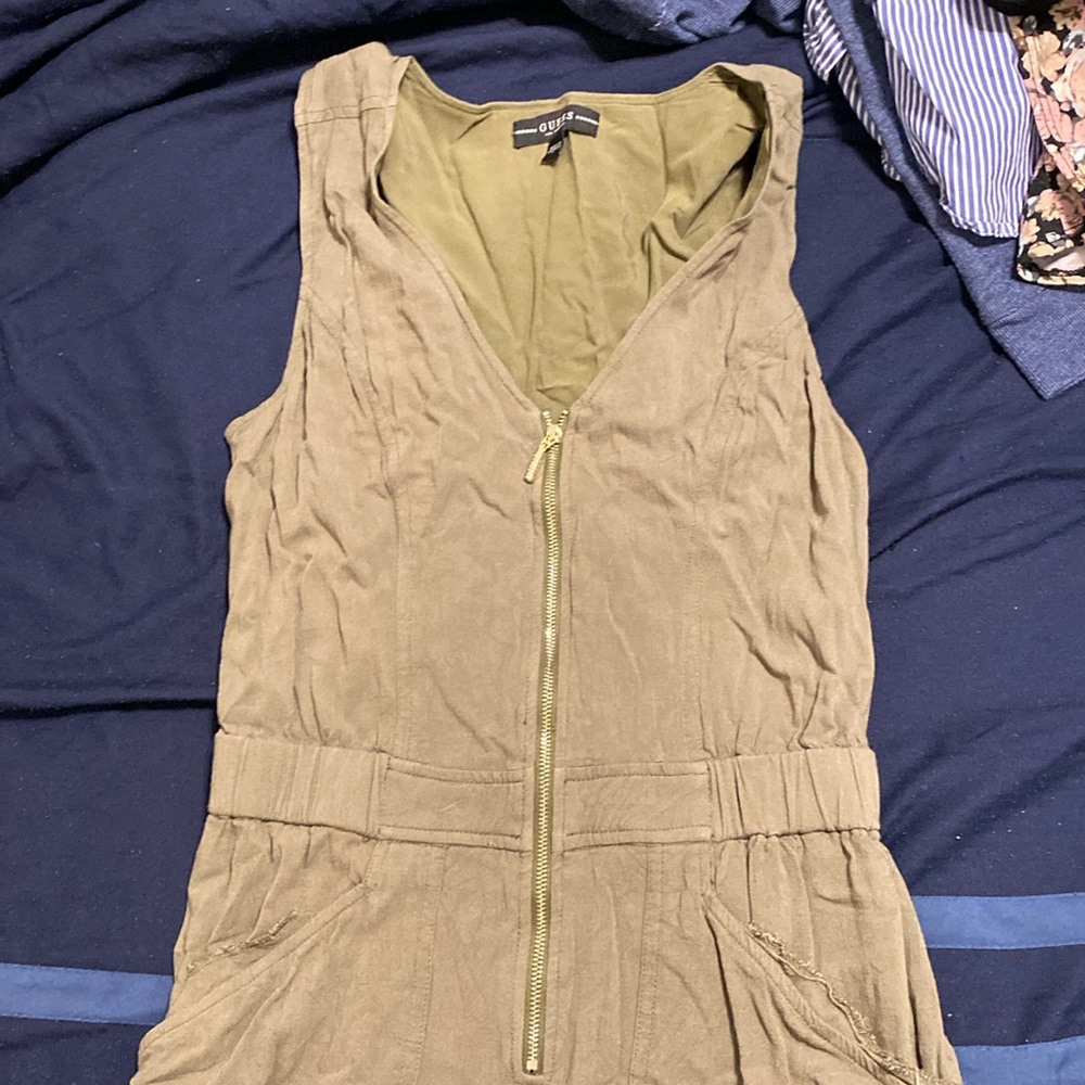 Guess top size 4